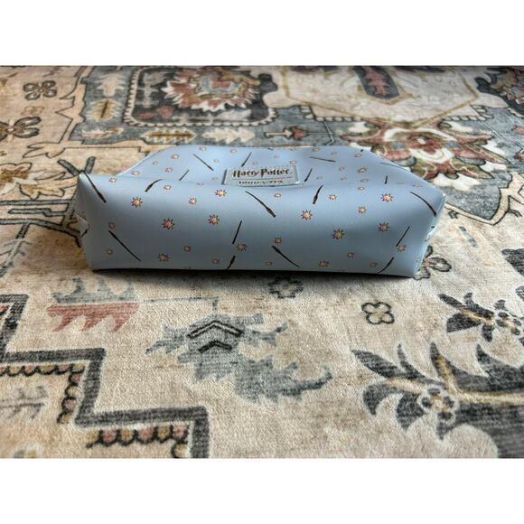 Loungefly Harry Potter Wizarding World Luna Lovegood Glasses Pouch Small Zip Bag - Picture 13 of 13